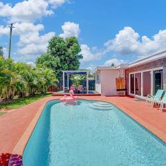 Elegant House with Pool & Tropical Backyard