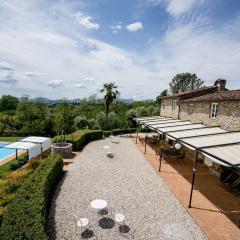 Appartamento con magnifica vista e piscina