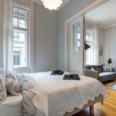 Alma's Romantic Getaway