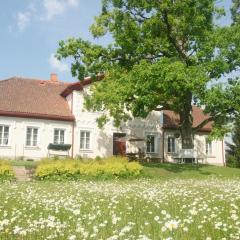 Bear Manor Lāču Muižiņa