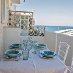 Il mare di fronte “Casa Smeraldo”