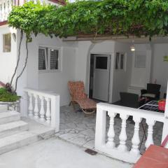 JOSKO DOLE ground floor apartment with terrace