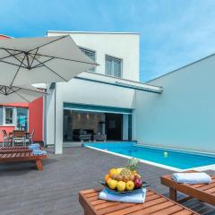 Gorgeous Home In Vrsi Mulo With Outdoor Swimming Pool