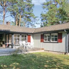 Cozy Home In Frjestaden With Kitchen