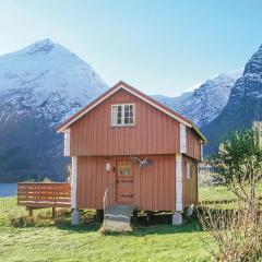 Beautiful Home In Eresfjord With Kitchen