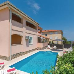 7 Bedroom Nice Home In Liznjan