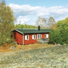 Awesome Home In Torhamn With 2 Bedrooms And Wifi