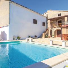 Stunning Home In Stifanici With 3 Bedrooms, Wifi And Outdoor Swimming Pool
