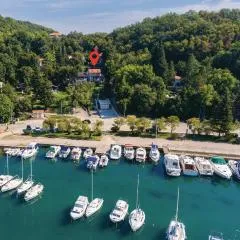 4 Bedroom Beautiful Home In Omisalj