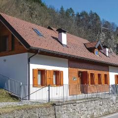 3 Bedroom Beautiful Home In Ovaro Ud