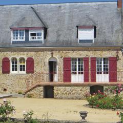 Awesome Home In Juigne Sur Sarthe With 4 Bedrooms, Wifi And Private Swimming Pool