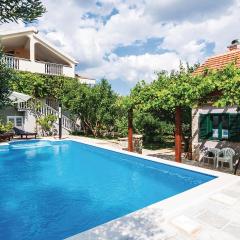 Awesome Home In Lisane Ostrovicke With 5 Bedrooms, Wifi And Outdoor Swimming Pool