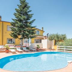 Nice Home In Roma With Jacuzzi, Wifi And Outdoor Swimming Pool