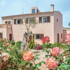 Awesome Home In Ariany With Kitchenette