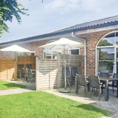 Stunning Home In Groede With 2 Bedrooms And Wifi