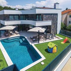 Stunning Home In Biograd With 5 Bedrooms, Wifi And Outdoor Swimming Pool