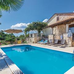 Stunning Home In Puzari With 4 Bedrooms, Wifi And Outdoor Swimming Pool
