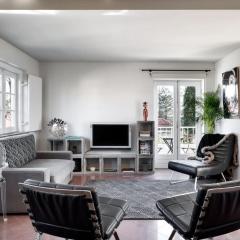 Carcavelos Beach&Bike House (view, parking, wi-fi)