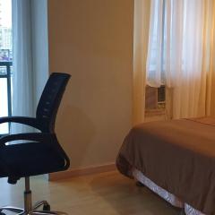 MANDALUYONG 2 Br w 2 Queen, 50HDtv across Shangrila Mall