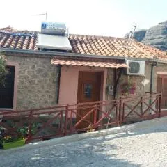 Yiannis House