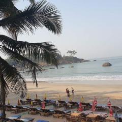 Alexmarie Guest house 5 min to candolim Beach