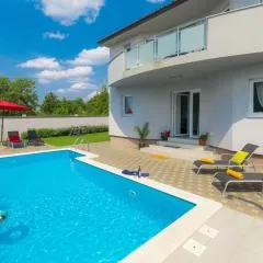 Holiday Home Amber by Interhome
