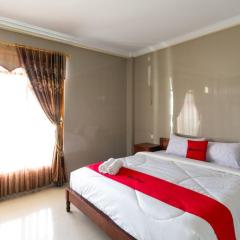 RedDoorz near Parangtritis Beach