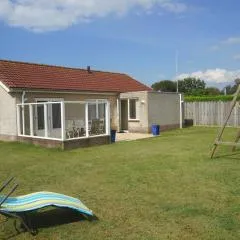 Bungalow Pinusoord 3 - Ouddorp near the beach with big garden