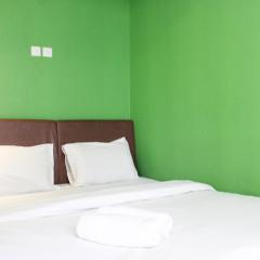 Compact Studio Room The Jarrdin Cihampelas Apartment By Travelio