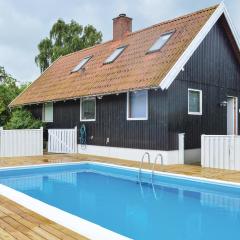 Four-Bedroom Holiday Home In Grasted