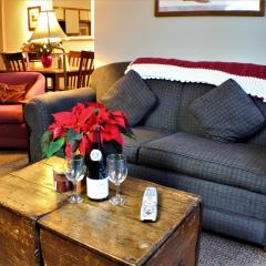 Ski home to this beautiful one bedroom condo with shuttle to Slopes Whiffletree E4