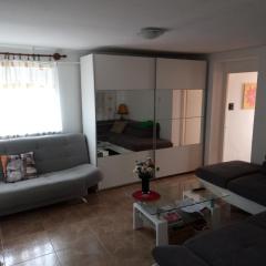Karos Centrál Apartmanház