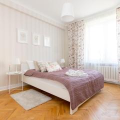 Chmielna Central Warsaw Apartment by BookingHost