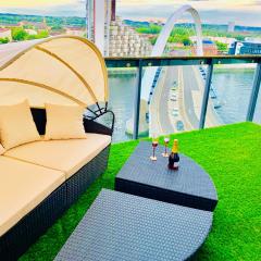 Glasgow City Centre - The PENTHOUSE with RiverViews - (Duplex, 3 Bedrooms, 3 Bathrooms, 2 Living rooms/Kitchen, Private SKY Terrace, 2 Parkings, Top Floor, Huge - 2100 sq ft, SECC HYDRO)