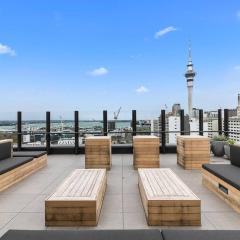 Modern CBD Apartment with Study! Great Location