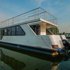 AMBER HOUSEBOAT