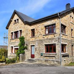 Pleasant Holiday Home in Erez e Ardennes with bubble bath Sauna