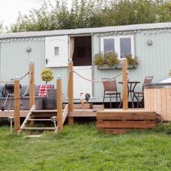 Shepherds Hut with Hot Tub