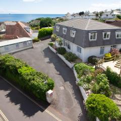 Three Beaches Holiday Apartments - close to Goodrington beach in Paignton