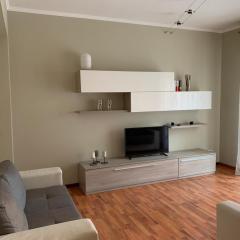 Luminoso e ampio trilocale vicino San Raffaele