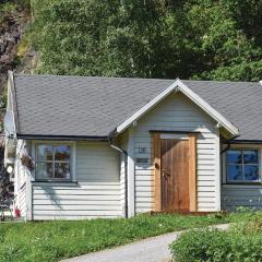 Awesome Home In Vallavik With 3 Bedrooms And Wifi