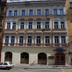 EA Hotel Tosca
