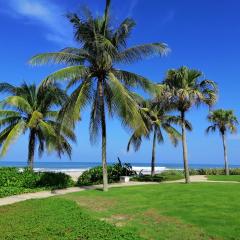 Kims Beachfront Da Nang Pool Villa