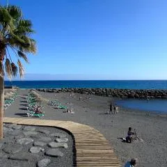 Modern 2bedroom Seaviews & Wifi