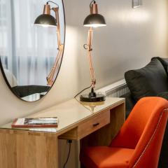 The James Suites