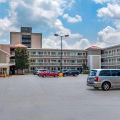 Econo Lodge Louisville Downtown