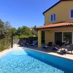 Beautiful villa Mugeba I with pool in Porec near the aquapark