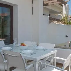 2290-Apt with terrace sea view and pools