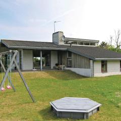 Awesome Home In Hirtshals With 3 Bedrooms, Sauna And Wifi