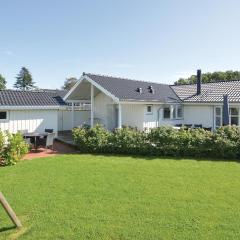 Nice Home In Haderslev With 3 Bedrooms, Sauna And Wifi